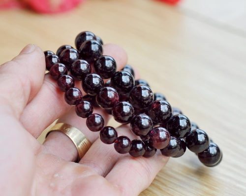 vòng tay đá phong thủy nữ